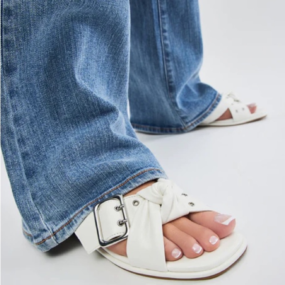 Always Low Key Sandals - Picture 2 of 5